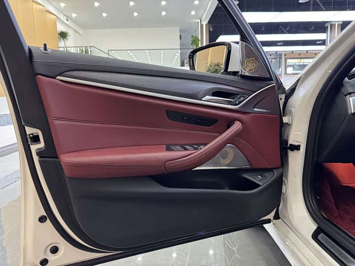 Фото 4 - BMW 5 Series