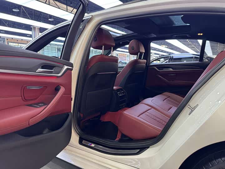 Фото 6 - BMW 5 Series