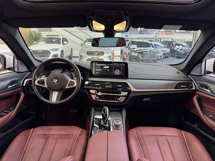 Фото 9 - BMW 5 Series