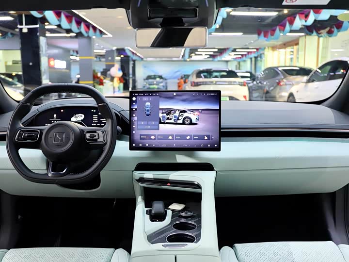 Фото 17 - Zeekr 001