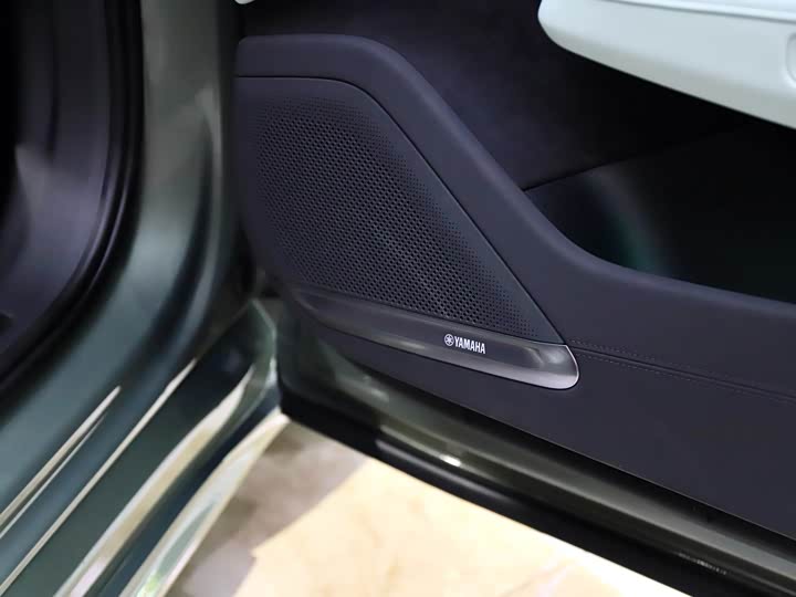 Фото 19 - Zeekr 001