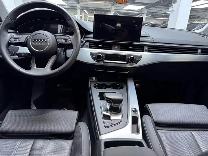 Фото 14 - Audi A4L