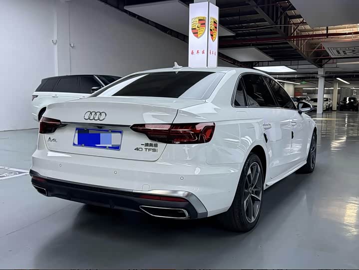 Фото 17 - Audi A4L