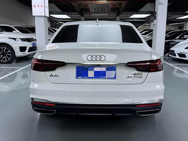 Фото 18 - Audi A4L