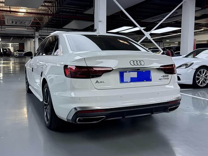 Фото 19 - Audi A4L