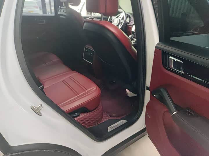 Фото 3 - Porsche Cayenne Hybrid