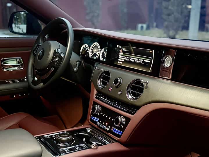 Фото 16 - Rolls-Royce Ghost