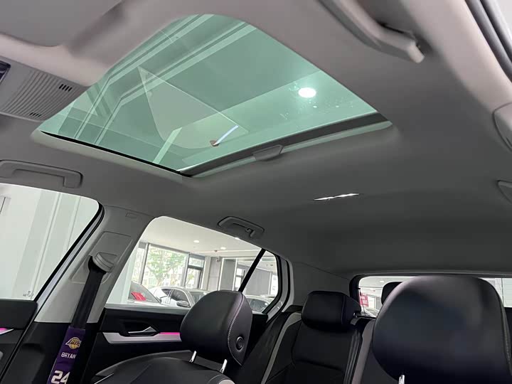 Фото 15 - Volkswagen Golf