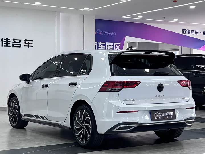 Фото 7 - Volkswagen Golf