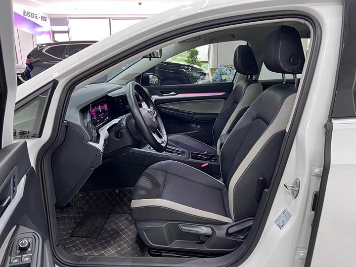 Фото 9 - Volkswagen Golf