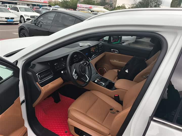 Фото 15 - LiXiang One