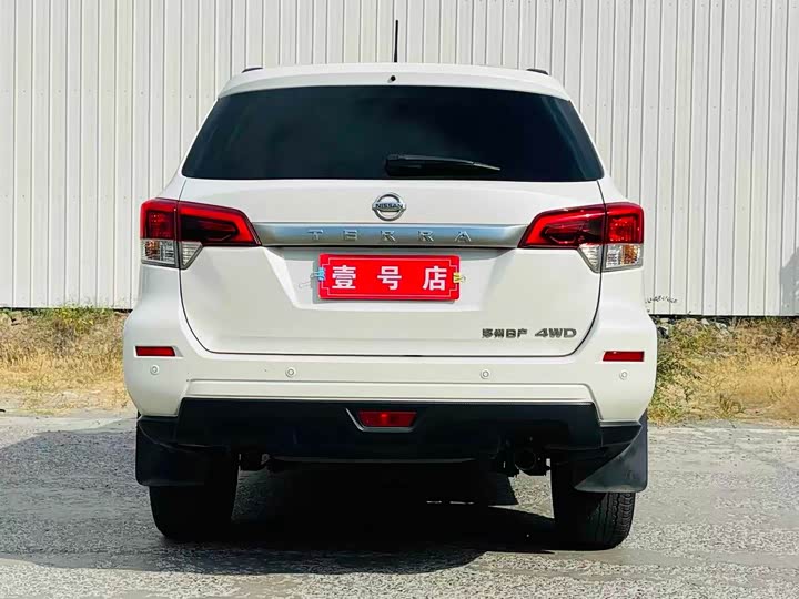 Фото 5 - Nissan Terra