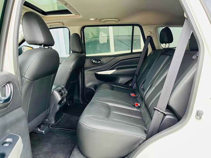 Фото 9 - Nissan Terra