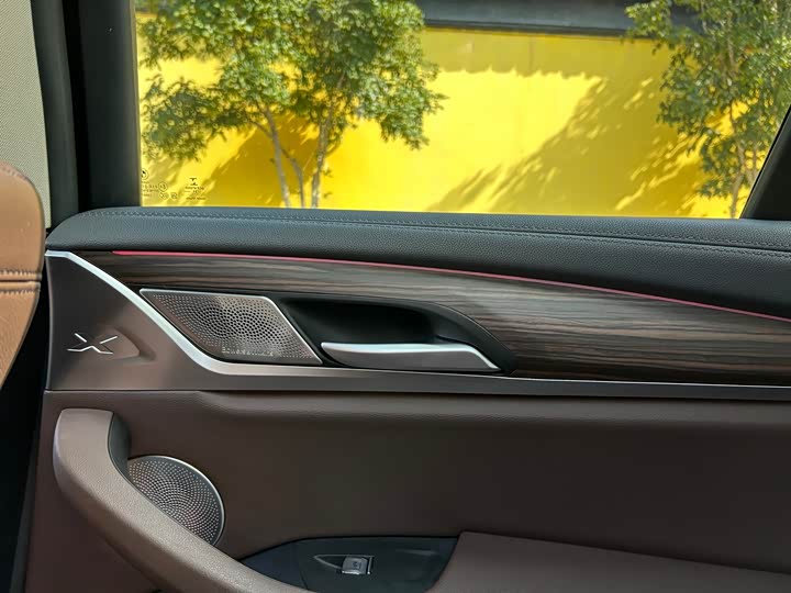 Фото 18 - BMW X3