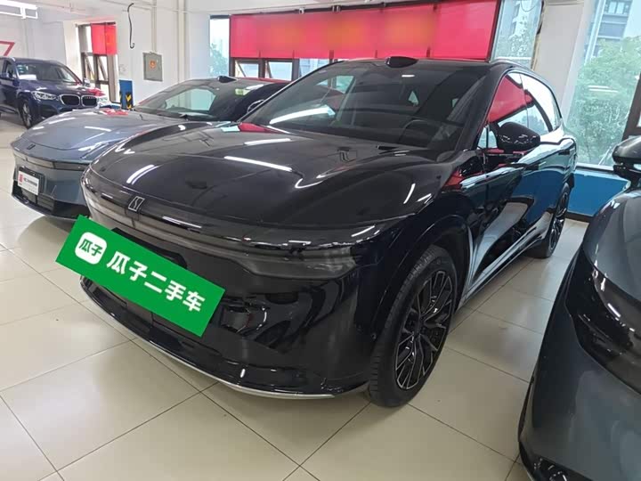 Фото 2 - Zeekr 7X