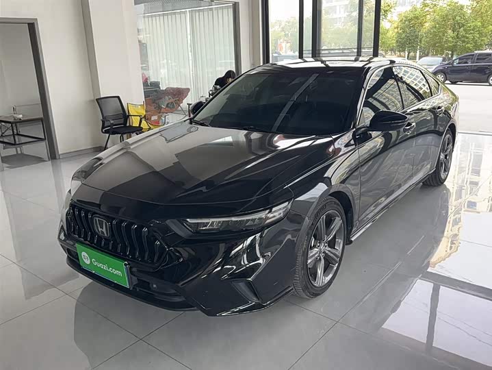 Фото 2 - Honda Inspire