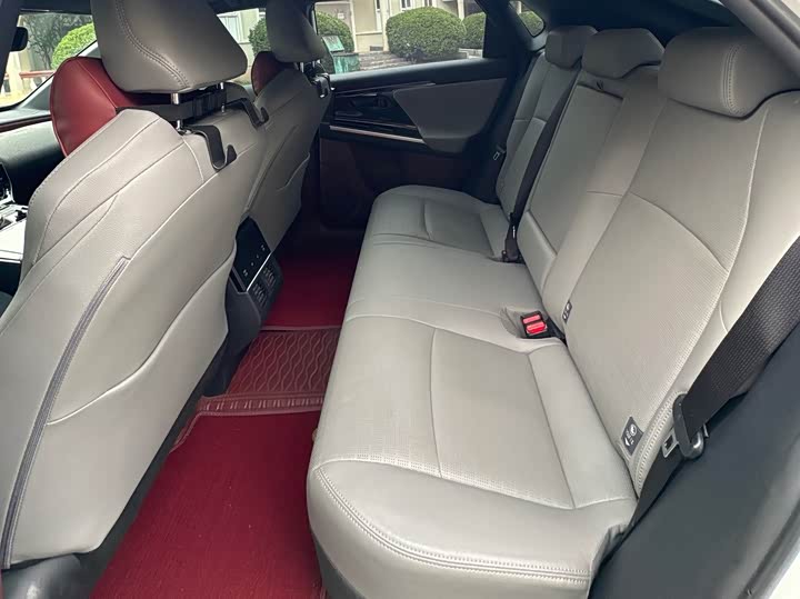 Фото 11 - Toyota bZ4X