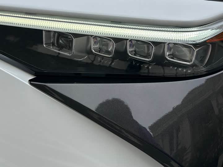 Фото 5 - Toyota bZ4X