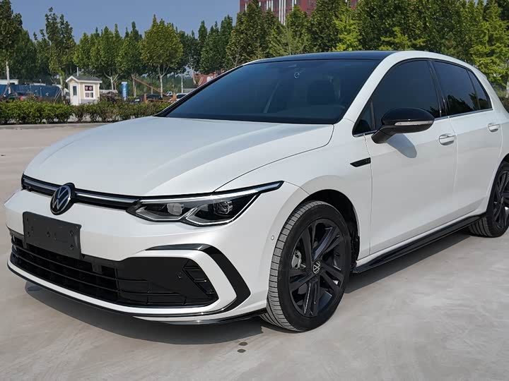 Фото 1 - Volkswagen Golf