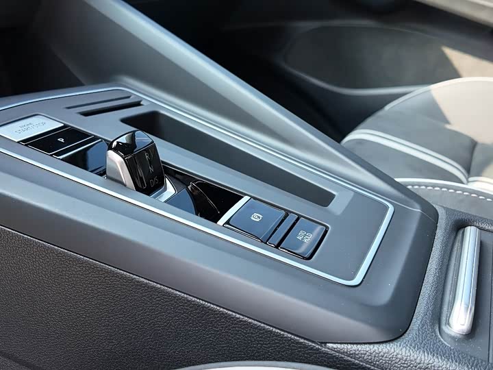 Фото 15 - Volkswagen Golf