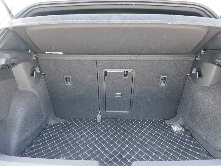 Фото 22 - Volkswagen Golf