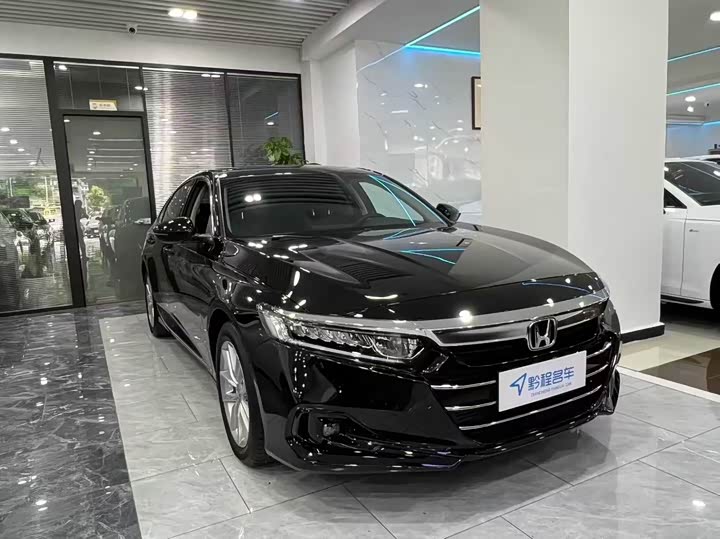 Фото 2 - Honda Accord