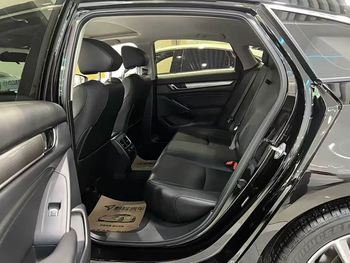 Фото 5 - Honda Accord