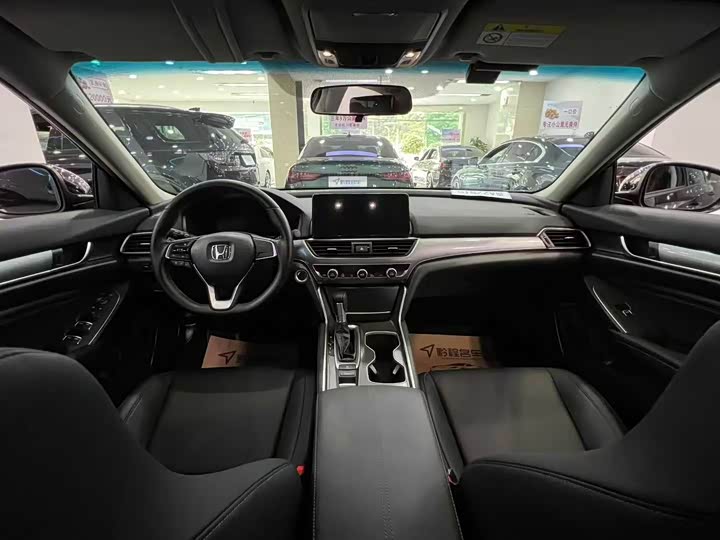 Фото 6 - Honda Accord