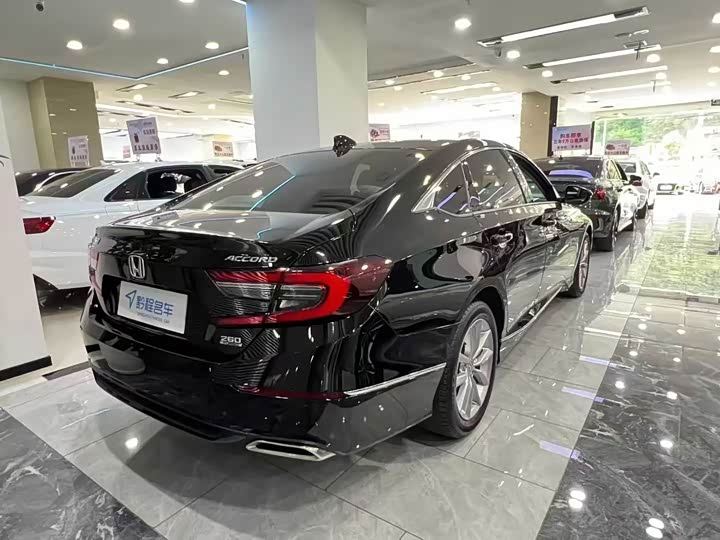 Фото 7 - Honda Accord