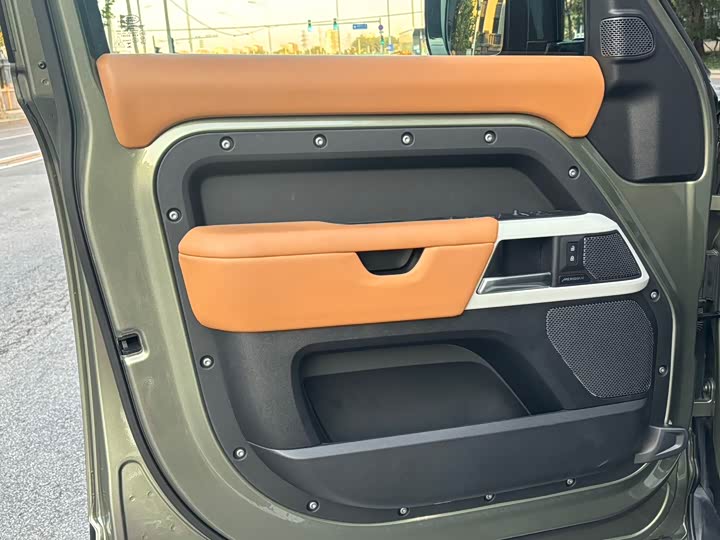 Фото 12 - Land Rover Defender