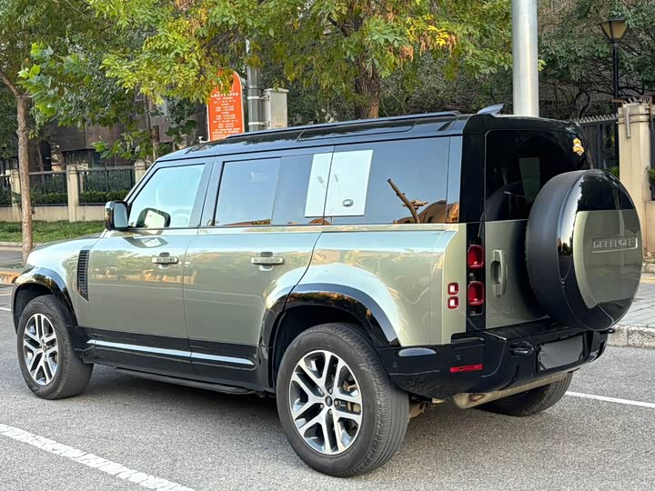 Фото 7 - Land Rover Defender