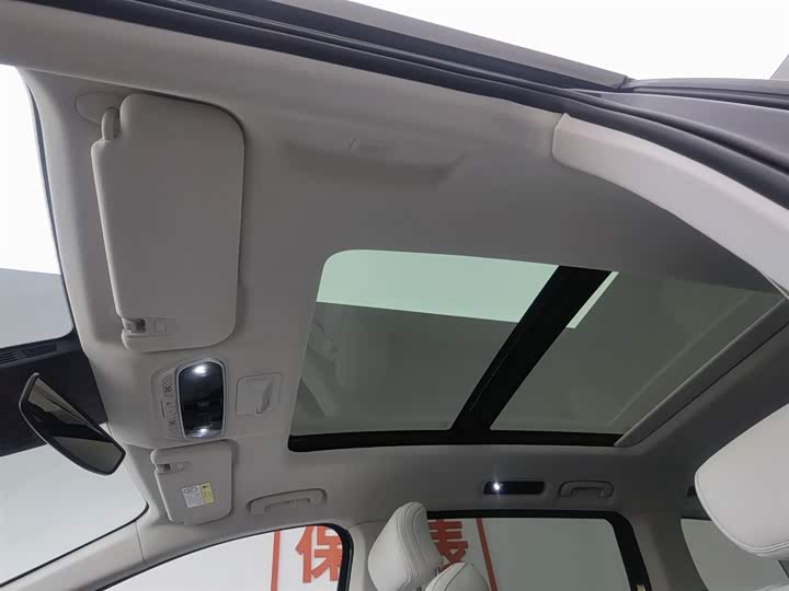 Фото 14 - Maxus Mifa 7