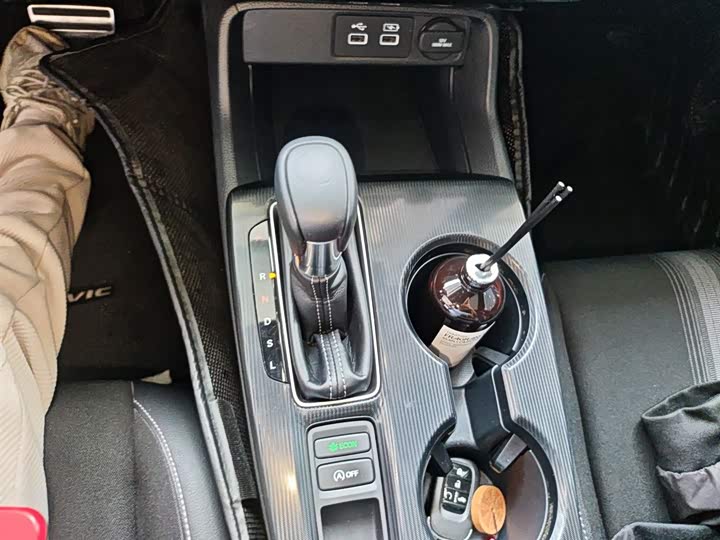 Фото 14 - Honda Civic