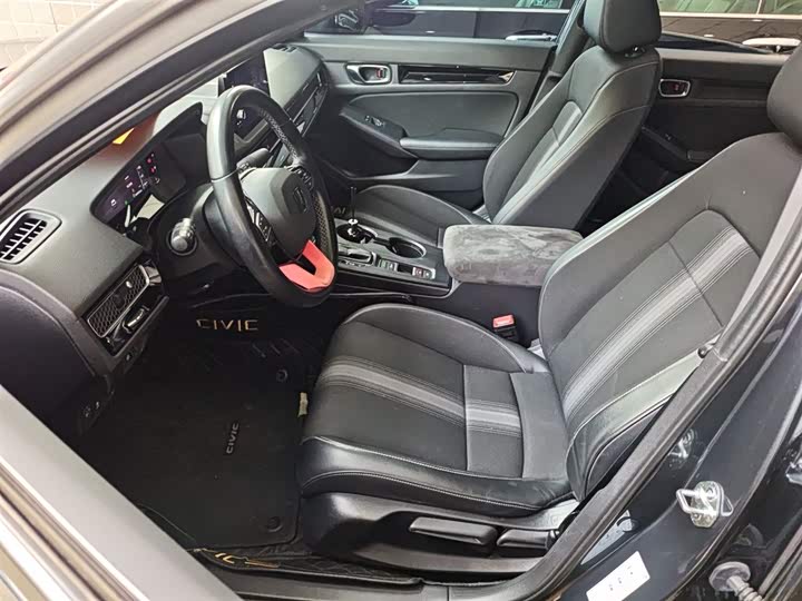 Фото 15 - Honda Civic