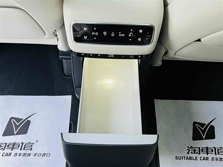 Фото 16 - LiXiang Mega