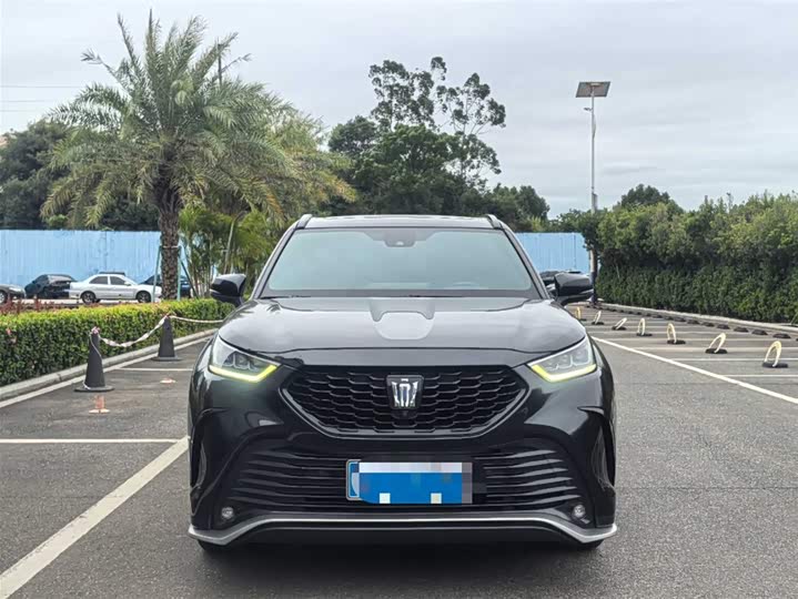 Фото 2 - Toyota Crown Kluger