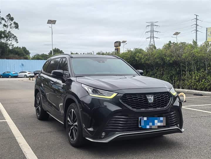 Фото 3 - Toyota Crown Kluger