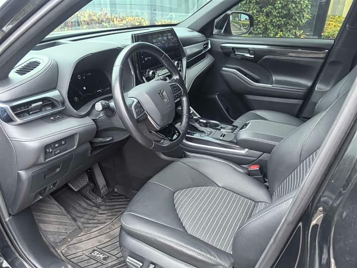 Фото 4 - Toyota Crown Kluger