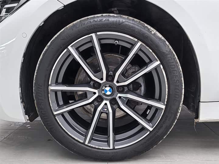 Фото 17 - BMW 3 Series