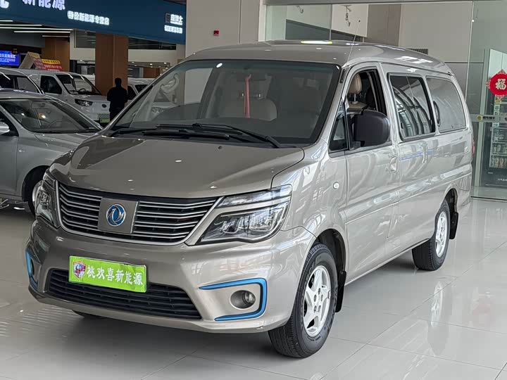 Фото 1 - Dongfeng Forthing Lingzhi M5 EV