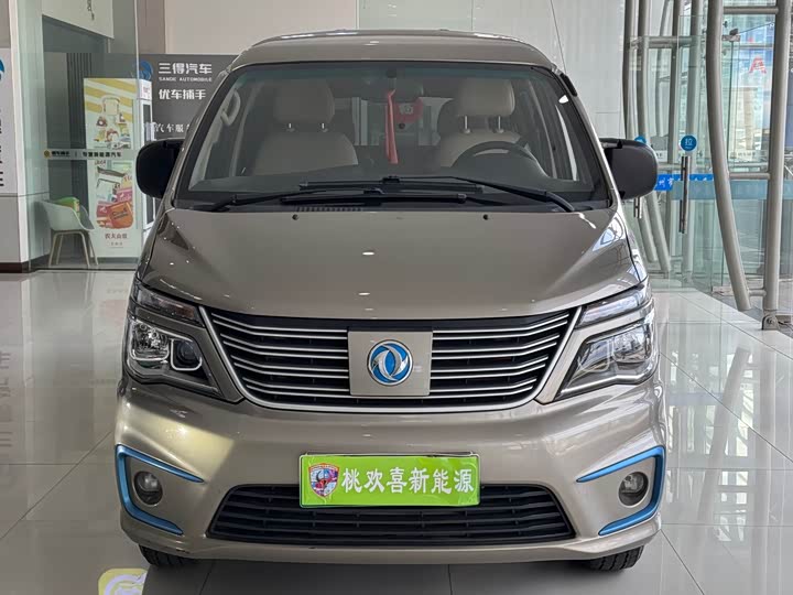 Фото 2 - Dongfeng Forthing Lingzhi M5 EV
