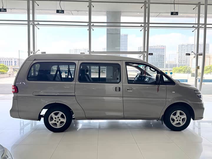 Фото 4 - Dongfeng Forthing Lingzhi M5 EV