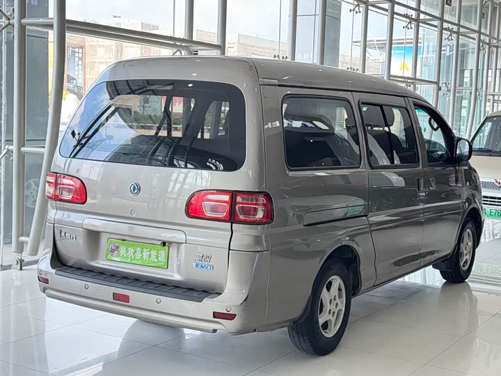 Фото 7 - Dongfeng Forthing Lingzhi M5 EV