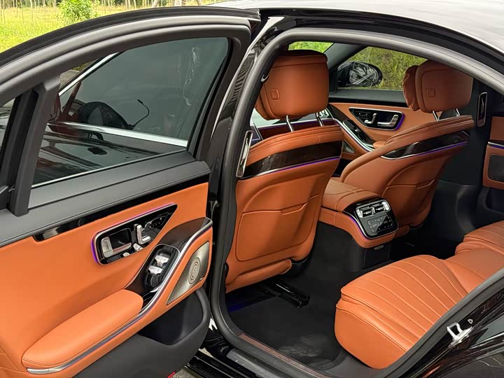 Фото 10 - Mercedes-Benz S-Class