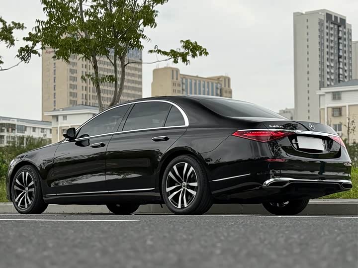 Фото 17 - Mercedes-Benz S-Class