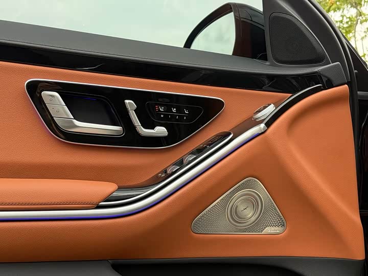 Фото 6 - Mercedes-Benz S-Class