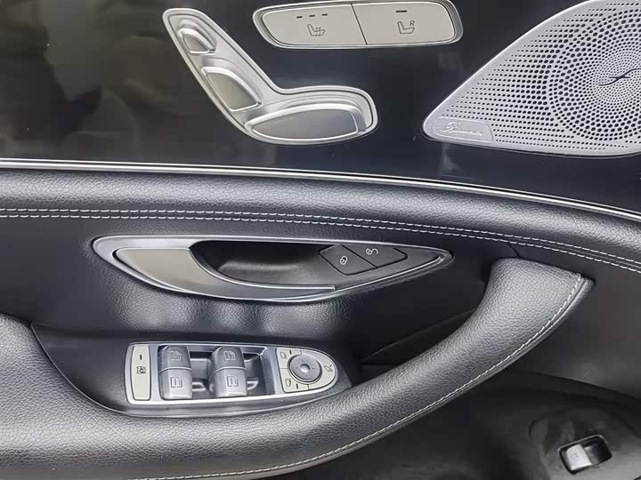 Фото 9 - Mercedes-Benz AMG GT