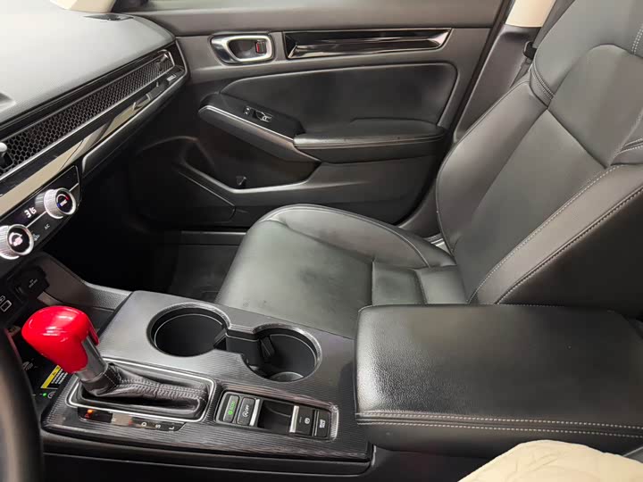 Фото 13 - Honda Civic