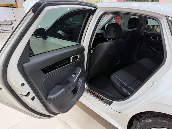 Фото 17 - Honda Civic