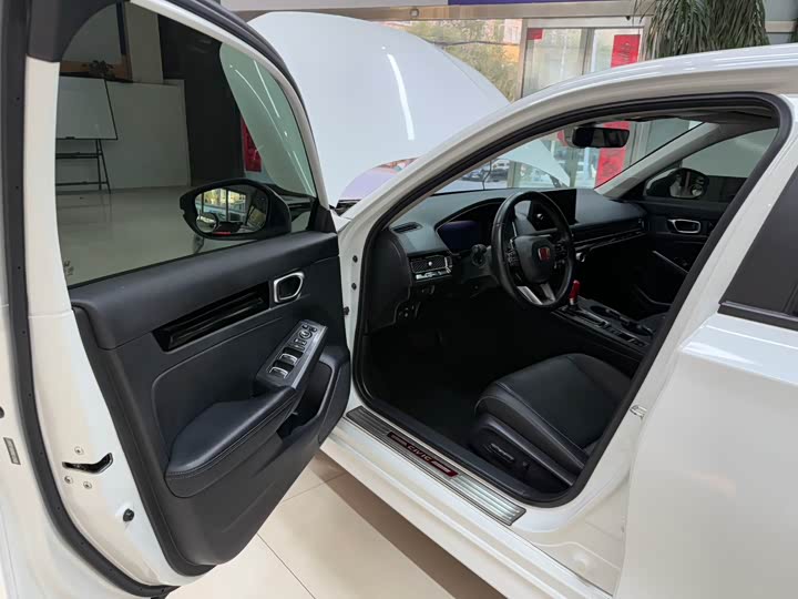 Фото 8 - Honda Civic